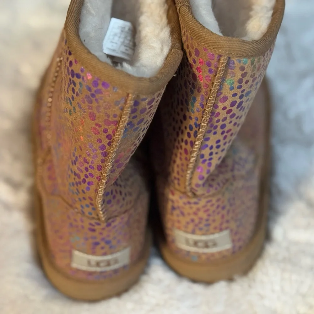 UGG Kids Boots BRAND NEW NEVER WORN with Beautiful Shimmer Pink and Purple Dots